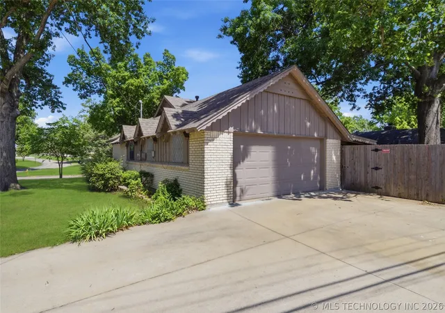 Photo 3 of Single family home for sale at 4302 S Joplin Ave, Tulsa, OK 74135 | MLS# 2619098 | Listing updated on 2026-09-28
