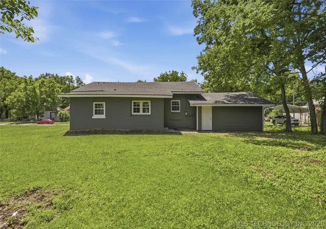 Homes for sale in Muskogee, OK | 916 Columbus, Muskogee, OK 74401 | MLS# 2618677