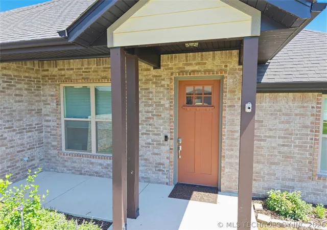 Photo 3 of Single family home for sale at 909 Carter Ct, Siloam Springs, AR 72761 | MLS# 2619406 | Listing updated on 2026-08-20