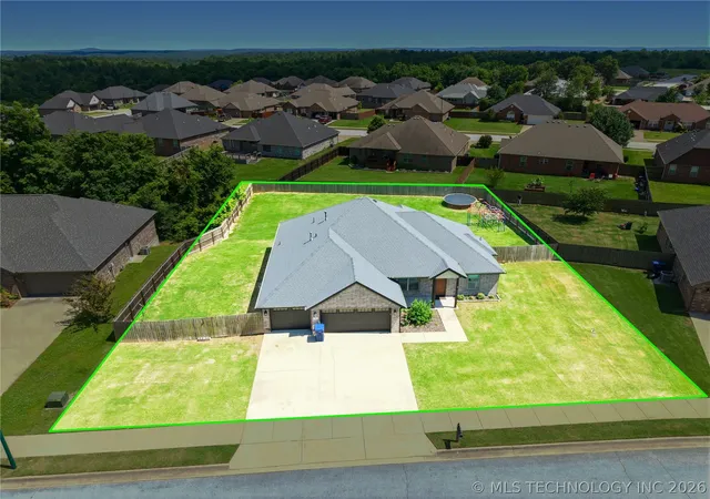 Photo 4 of Single family home for sale at 909 Carter Ct, Siloam Springs, AR 72761 | MLS# 2619406 | Listing updated on 2026-09-22