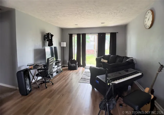 4th image of 201 Circle Dr Nw, Miami, OK 74354 | MLS# 2619431