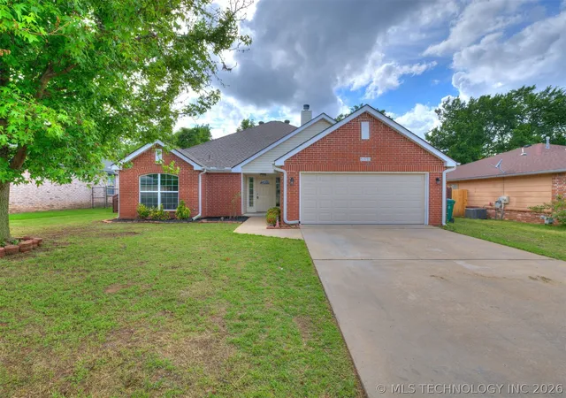 Photo 1 of Sale Pending at 5324 S Redbud Pl, Sand Springs, OK 74063 | MLS# 2619485 | Listing updated on 2026-08-20