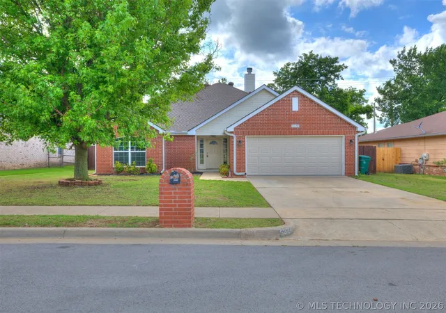 Photo 2 of Sale Pending at 5324 S Redbud Pl, Sand Springs, OK 74063 | MLS# 2619485 | Listing updated on 2026-08-20