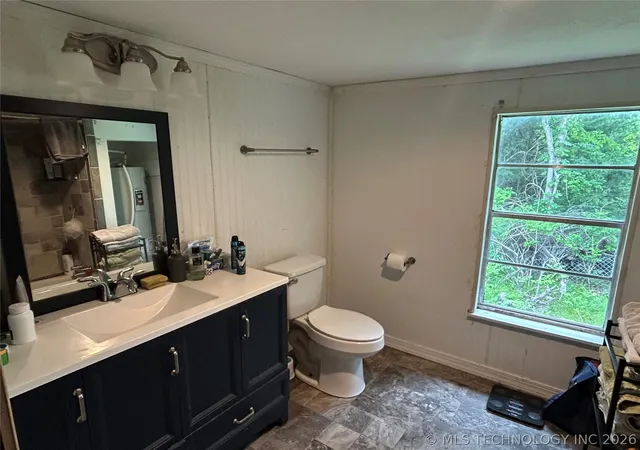 Photo 3 of Single family home for sale at 581 Dozer Bnd, Eufaula, OK 74432 | MLS# 2619491 | Listing updated on 2026-08-20