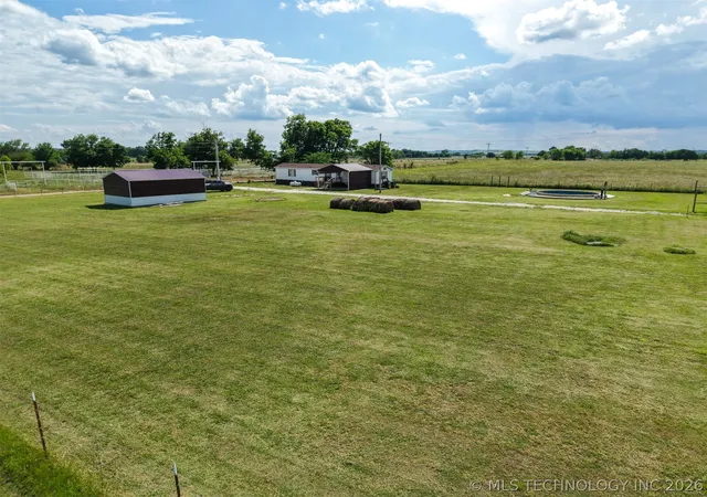 Homes for sale in Henryetta, OK | 9264 Cherry Rd, Henryetta, OK 74437 | MLS# 2619496