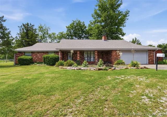 1st image of 1318 E Fairview Ave, Nowata, OK 74048 | MLS# 2619434