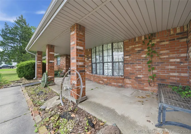2nd image of 1318 E Fairview Ave, Nowata, OK 74048 | MLS# 2619434