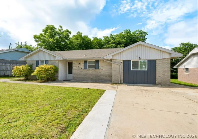 Homes for sale in Ada, OK | 915 W 23rd, Ada, OK 74820 | MLS# 2619236