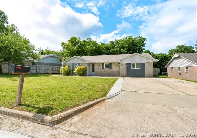 Homes for sale in Ada, OK | 915 W 23Rd, Ada, OK 74820 | MLS# 2619236