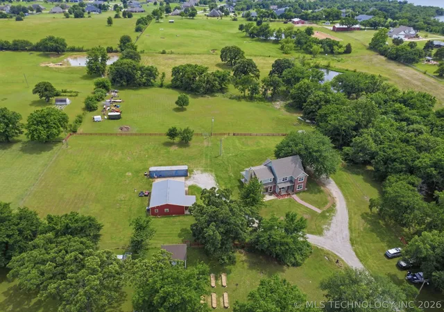 Photo 4 of Single family home for sale at 14252 E Lake Dr, Claremore, OK 74017 | MLS# 2619542 | Listing updated on 2026-08-20