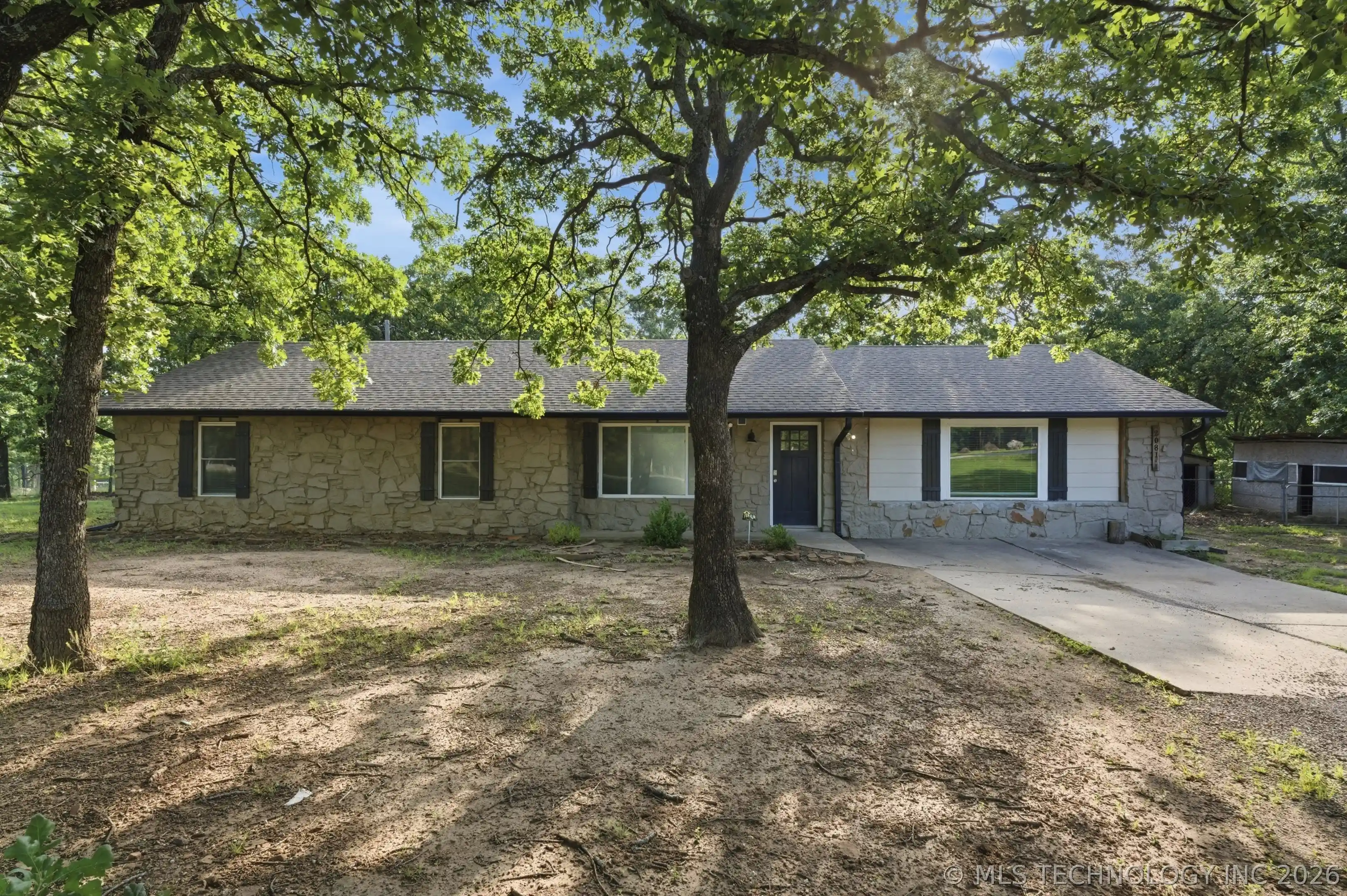 Single family home for sale at 20815 S 142nd Eastavenue, Bixby, OK 74008 | MLS# 2619560