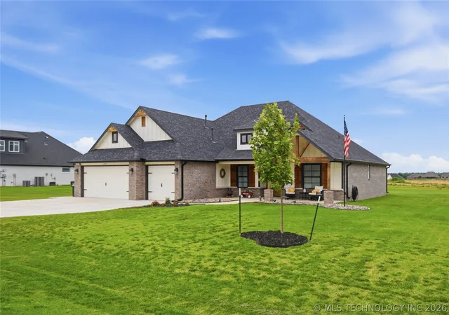 Photo 3 of Sale Pending at 13925 N 54th Eastavenue, Collinsville, OK 74021 | MLS# 2619574 | Listing updated on 2026-08-20