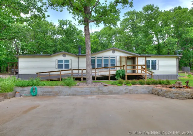 Homes for sale in Sand Springs, OK | 94 W Highland Dr, Sand Springs, OK 74063 | MLS# 2619577