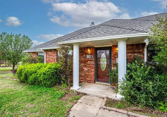 Homes for sale in Sulphur, OK | 1726 Lakeview Dr, Sulphur, OK 73086 | MLS# 2613531