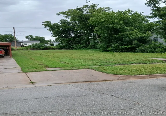 Homes for sale in Bristow, OK | 517 W 7th Ave, Bristow, OK 74010 | MLS# 2619512