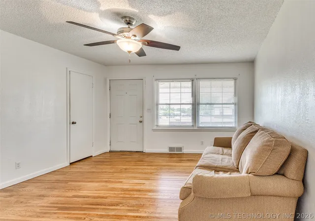 4th image of 2425 W 49Th St, Tulsa, OK 74107 | MLS# 2618665