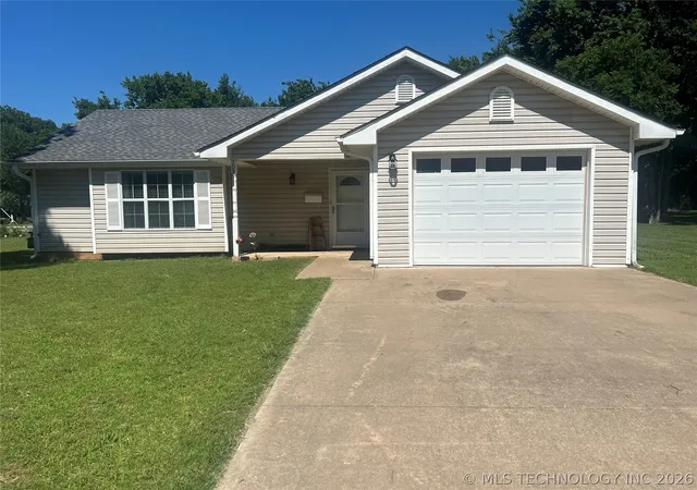 Homes for sale in Davis, OK | 308 N 4th, Davis, OK 73030 | MLS# 2619719