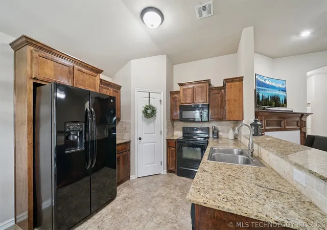 Homes for sale in Collinsville, OK | 13176 E 133Rd St, Collinsville, OK 74021 | MLS# 2619725