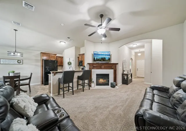 Homes for sale in Collinsville, OK | 13176 E 133Rd St, Collinsville, OK 74021 | MLS# 2619725