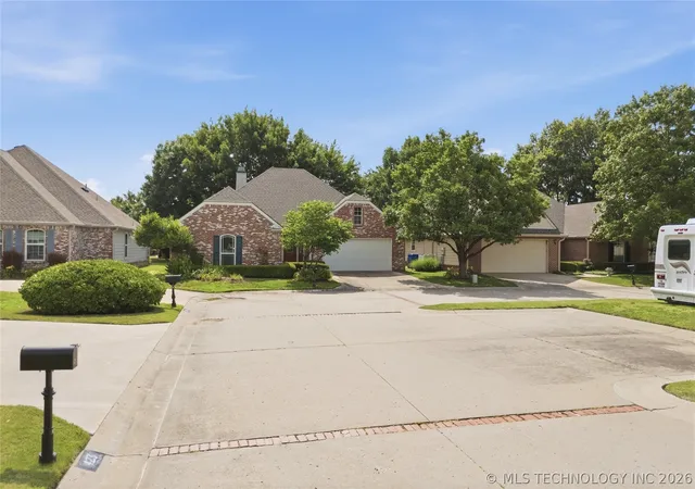 2nd image of 419 N Forest Ridge Blvd, Broken Arrow, OK 74014 | MLS# 2619727