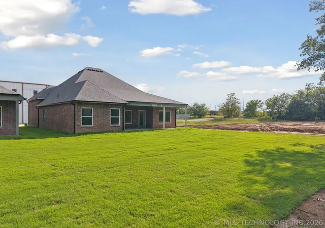 32nd image of 213 W Broadway St, Owasso, OK 74055 | MLS# 2619739