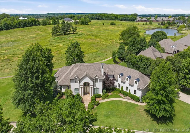 Photo 4 of Sale Pending at 14832 S 53rd Eastavenue, Bixby, OK 74008 | MLS# 2619001 | Listing updated on 2026-08-27