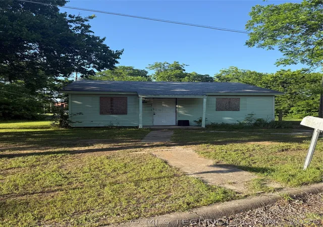 1st image of 201 4th Ave Se, Ardmore, OK 73401 | MLS# 2619774