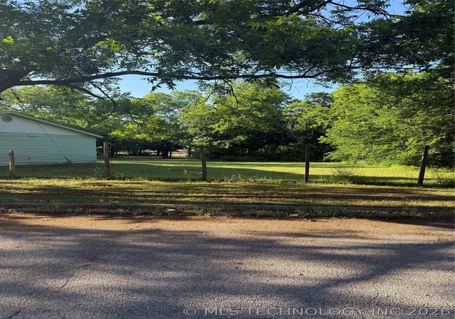 3rd image of 201 4Th Ave Se, Ardmore, OK 73401 | MLS# 2619774