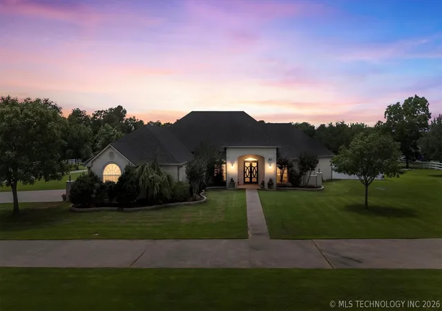 Homes for sale in Calera, OK | 321 Kirsey Rd, Calera, OK 74730 | MLS# 2619750