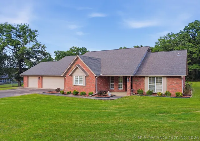 1st image of 1803 Sleepy Hollow Rd, Okmulgee, OK 74447 | MLS# 2619134