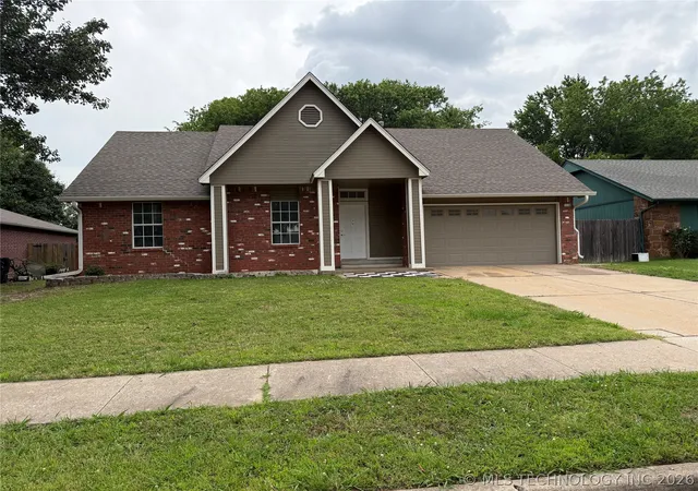 Homes for sale in Broken Arrow, OK | 1116 N Hickory Dr, Broken Arrow, OK 74012 | MLS# 2619525
