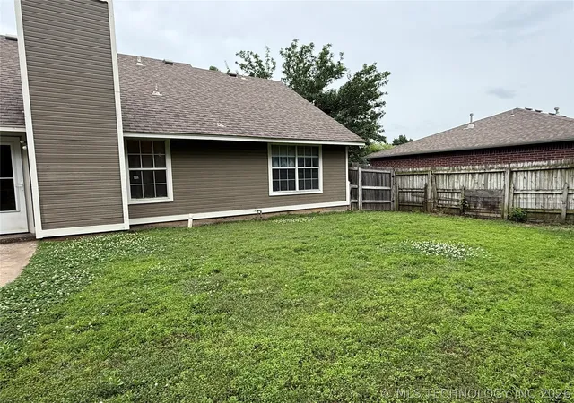 Homes for sale in Broken Arrow, OK | 1116 N Hickory Dr, Broken Arrow, OK 74012 | MLS# 2619525