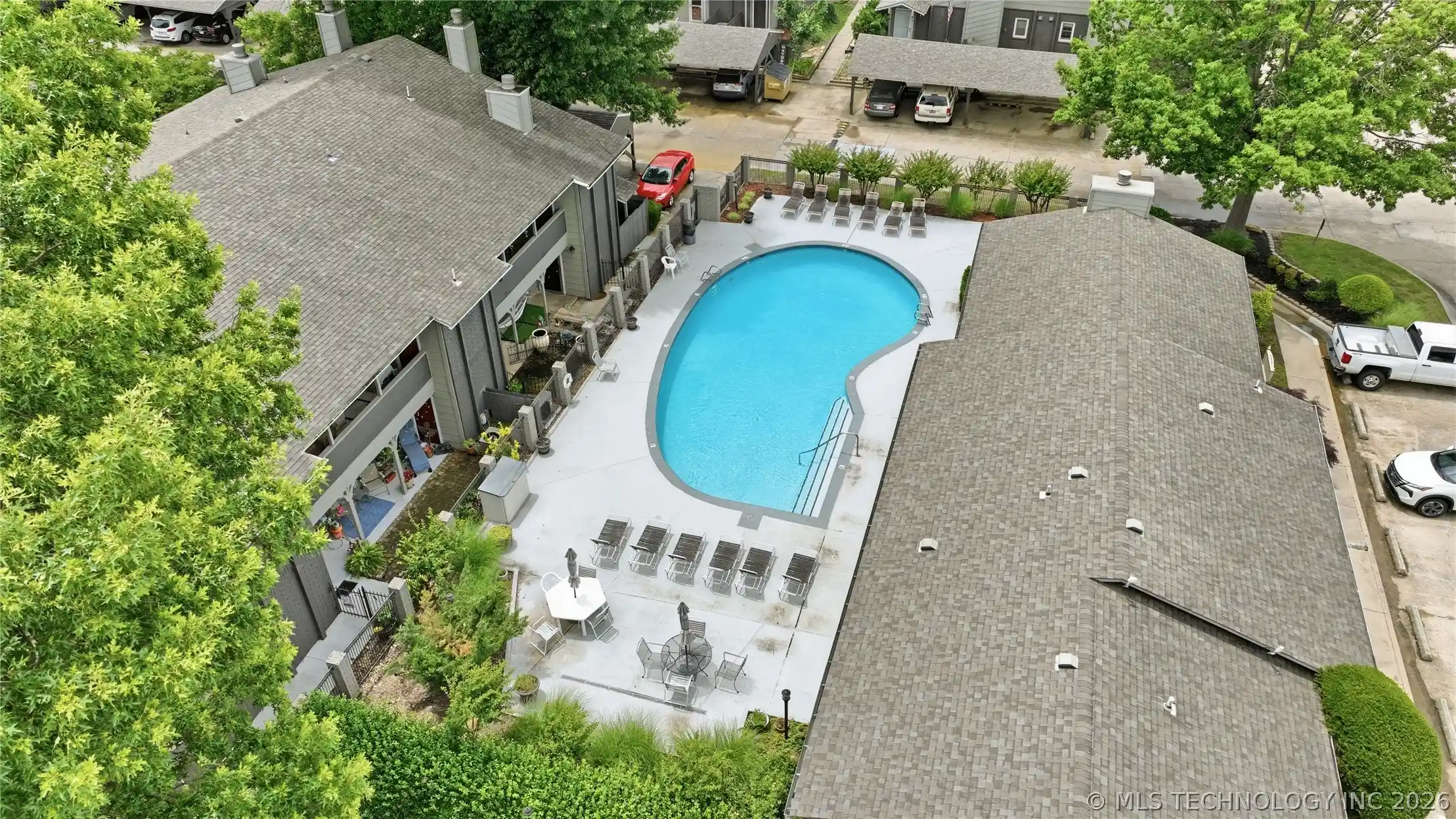 Listing Photo 2 - Condo for sale in 9022 S College Ave located at 9022 S College Ave, Tulsa, OK 74137 - Unit #2116