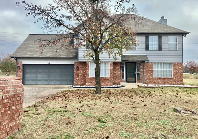 1st image of 922 W Seminole St, Tulsa, OK 74127 | MLS# 2619328