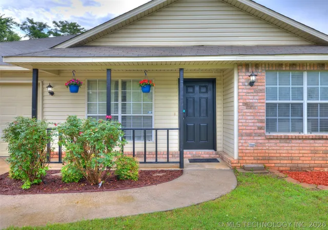 Homes for sale in Coweta, OK | 308 N Bristow Ave, Coweta, OK 74429 | MLS# 2619453