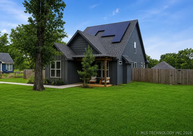1st image of 440 W 2nd St, Durant, OK 74701 | MLS# 2619854