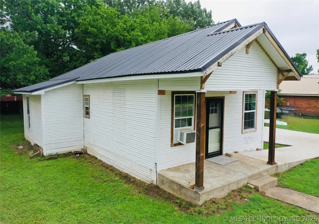 2nd image of 206 N Maupin Rd, Colbert, OK 74733 | MLS# 2619450