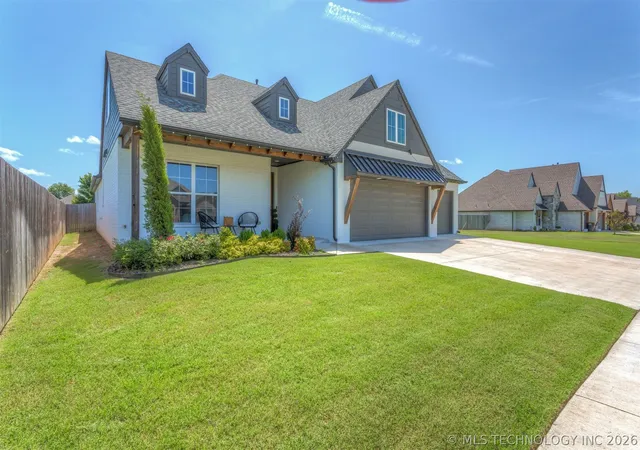 Photo 4 of Single family home for sale at 13853 S 21st Court E, Bixby, OK 74008 | MLS# 2619384 | Listing updated on 2026-06-17