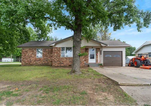 1st image of 703 Mccarley, Colbert, OK 74733 | MLS# 2619904