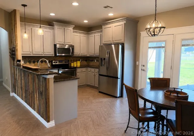 Photo 4 of Single family home for sale at 140 Avalanche, Durant, OK 74701 | MLS# 2619844 | Listing updated on 2026-08-20