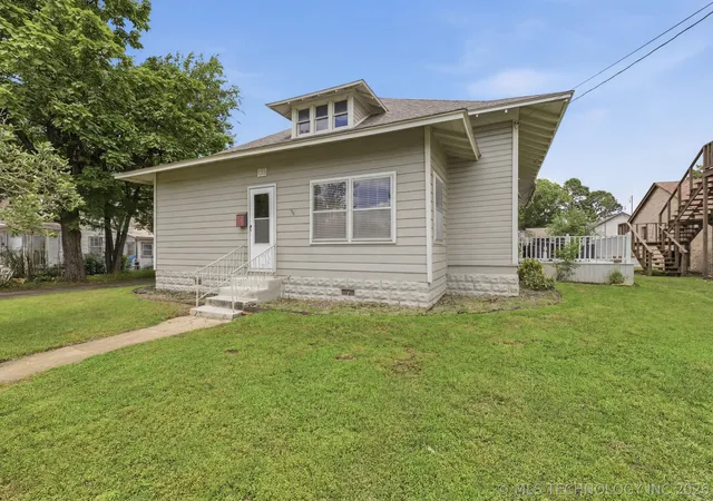 Homes for sale in Wagoner, OK | 105 N 2Nd St, Wagoner, OK 74467 | MLS# 2619935