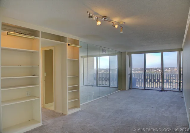 5th image of 1502 S Boulder Ave #16M, Tulsa, OK 74119 | MLS# 2619961