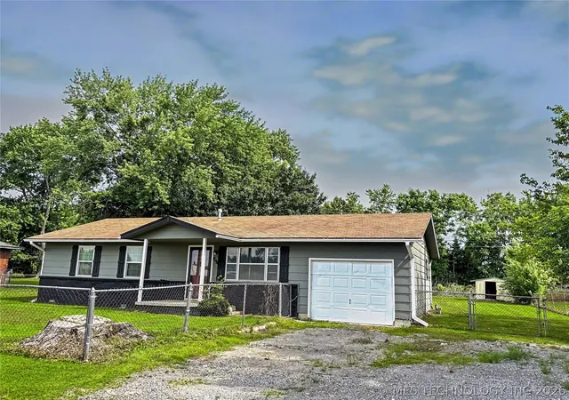 2nd image of 602 Green Country Dr, Tahlequah, OK 74464 | MLS# 2619926