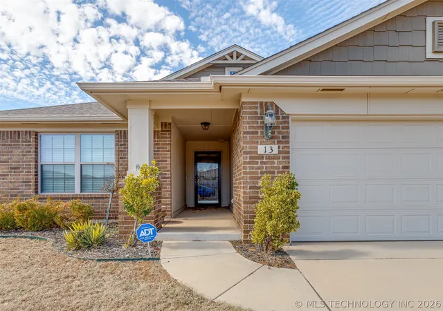 2nd image of 13 Evermore Ln, Yukon, OK 73099 | MLS# 2619969