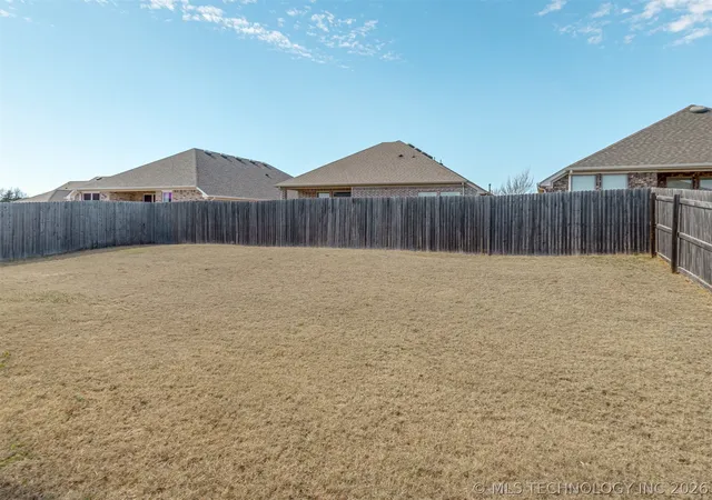 38th image of 13 Evermore Ln, Yukon, OK 73099 | MLS# 2619969