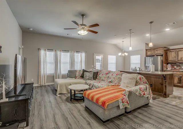 4th image of 13 Evermore Ln, Yukon, OK 73099 | MLS# 2619969