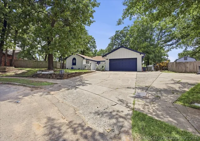 1st image of 334 Spruce Ct, Sand Springs, OK 74063 | MLS# 2619670