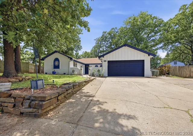 3rd image of 334 Spruce Ct, Sand Springs, OK 74063 | MLS# 2619670