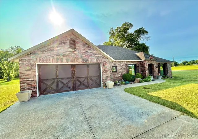 Homes for sale in Stigler, OK | 2102 N Peaceful Ln, Stigler, OK 74462 | MLS# 2619203