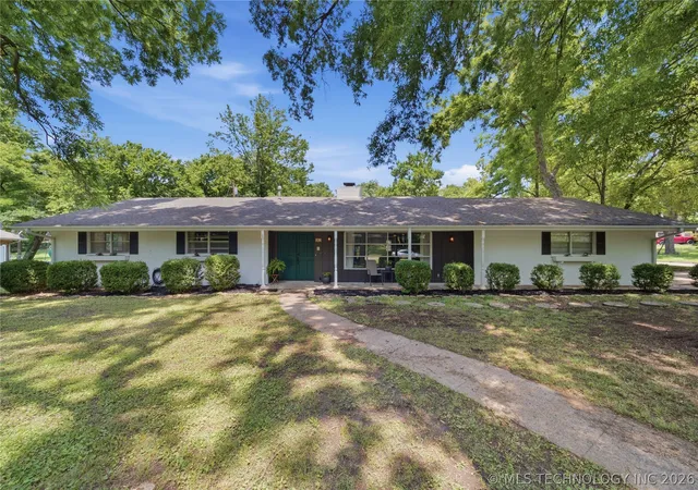 Homes for sale in Bartlesville, OK | 1015 Brookside Pkwy, Bartlesville, OK 74006 | MLS# 2619985